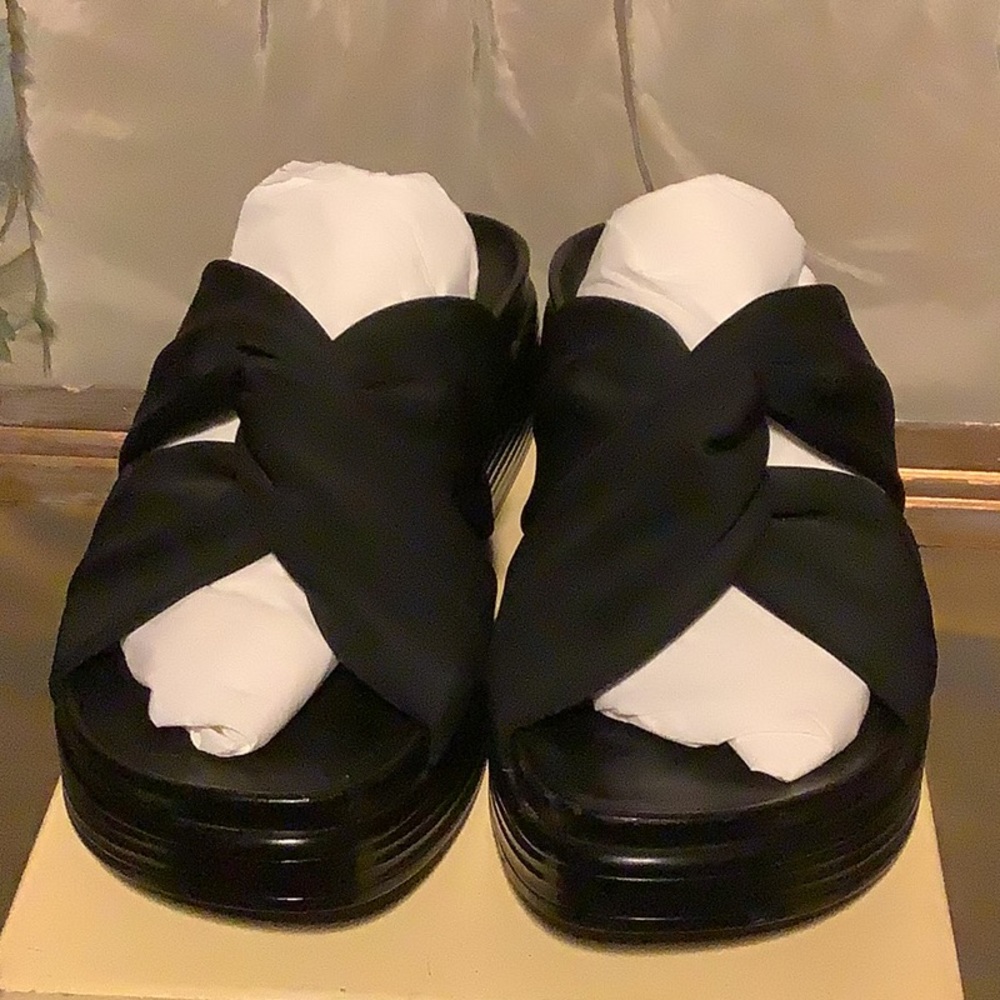 Donald Pliner like new slides…faille fabric upper…clean sole sz 7 1/2..
